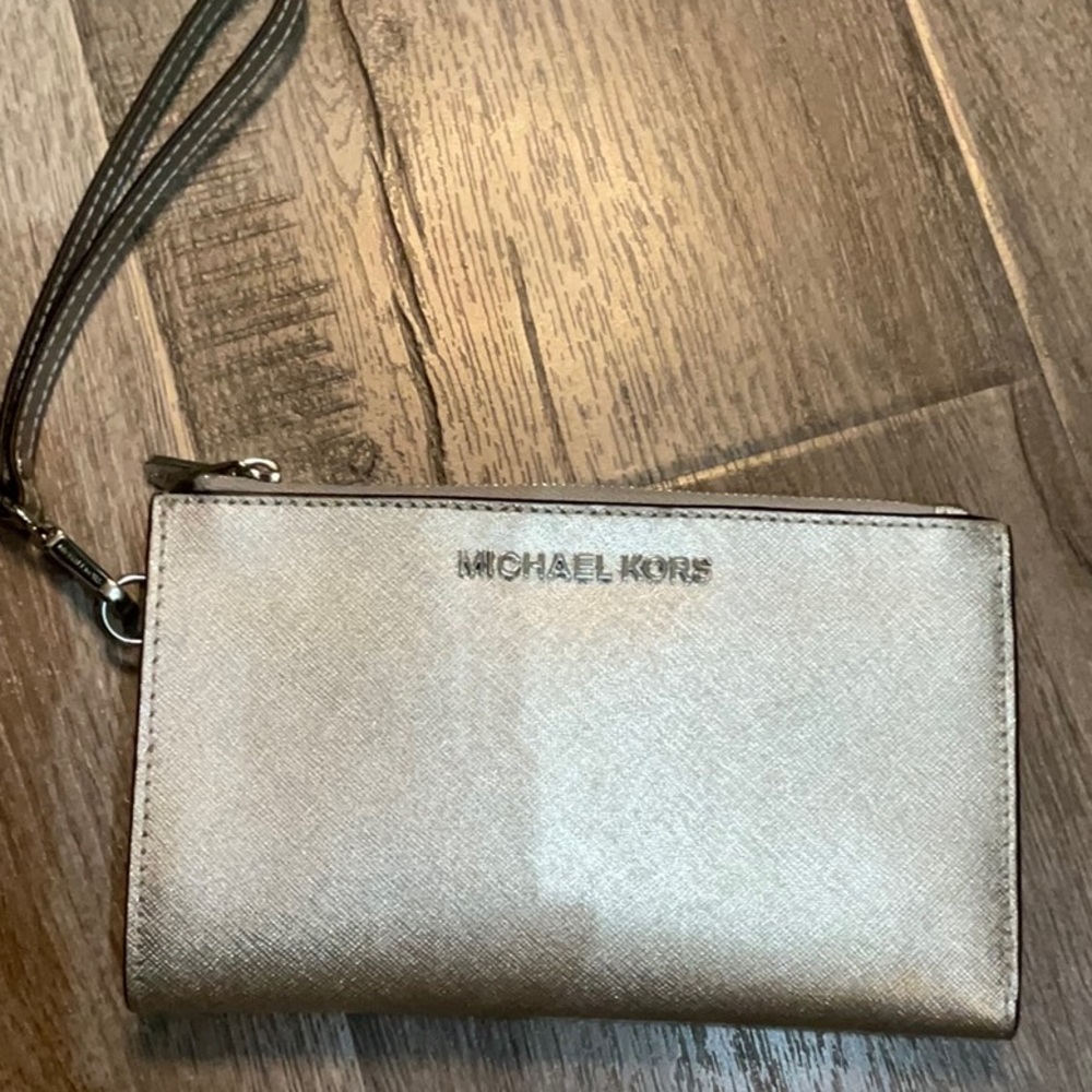 Michael Kors-Silver-Purse wristlet